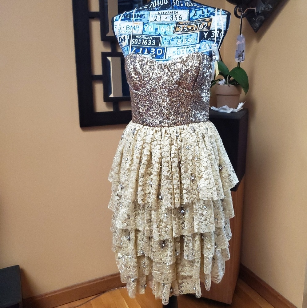 ALICE + OLIVIA GOLD SEQUIN & BEADED LACE DRESS